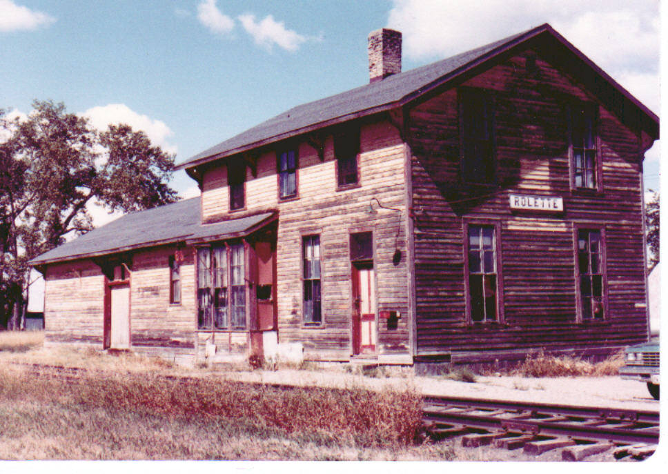 Rolette, ND: Rolette Depot just prior to demolition