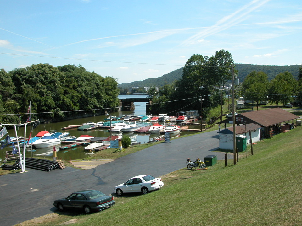 Wellsville, OH: Marina