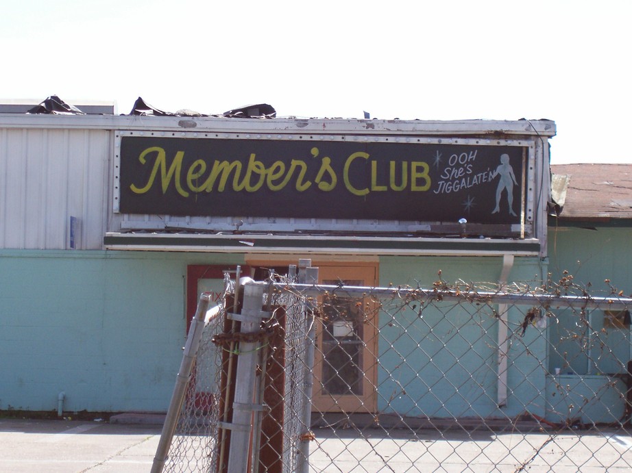 Monroe, LA: The best club in Monroe...on the way to the zoo!