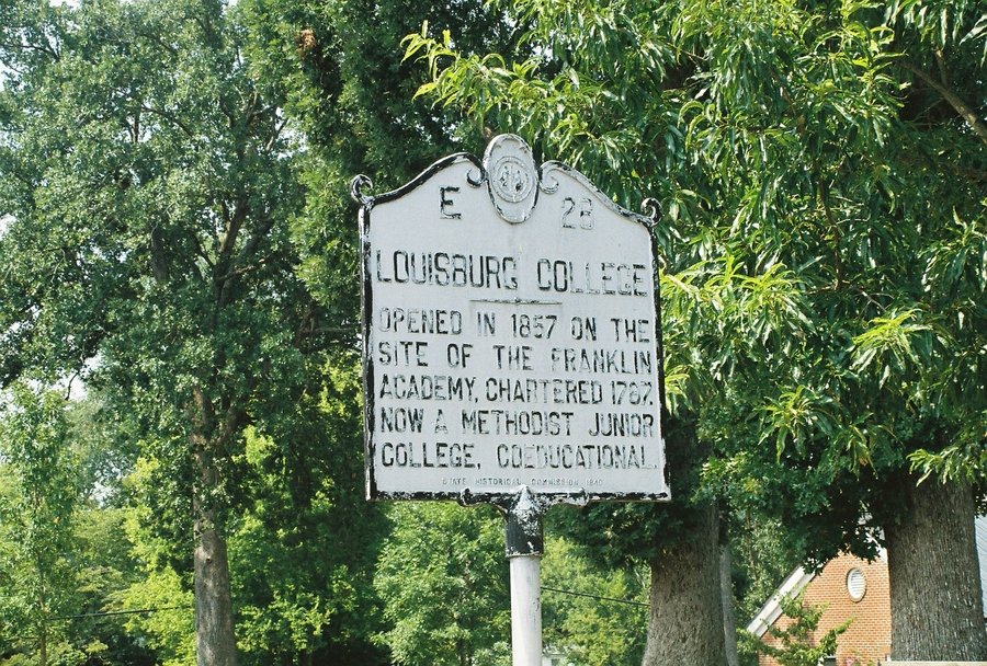 Louisburg, NC: Louisburg College Sign