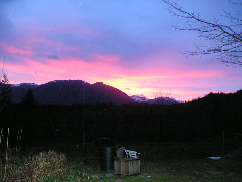 Snoqualmie, WA: Sunrise over the valley