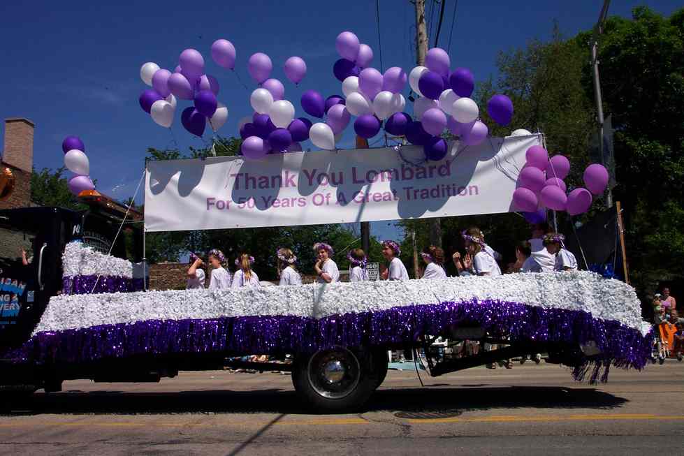 Lombard, IL: Funny Car - Lombard Annual Lilac Parade 2005