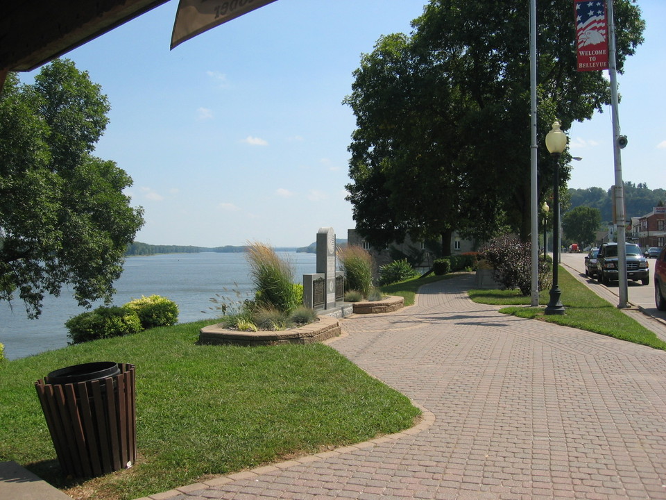 Bellevue, IA: View from park along Bellevue's main street looking south down the Mississippi
