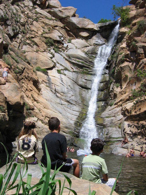 San Diego Country Estates, CA: This is a waterfall that you can hike to in the estates. It is BEAUTIFUL!!
