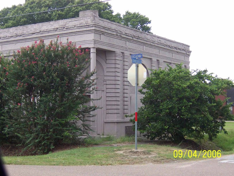 Markham, TX: Old Bank Building from the Boom Days