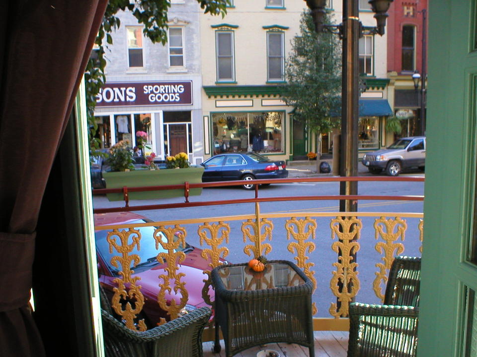 Jim Thorpe, PA: Balcony opening to main street