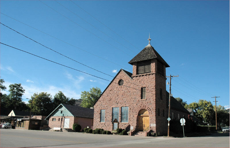 Lyons, CO: Church