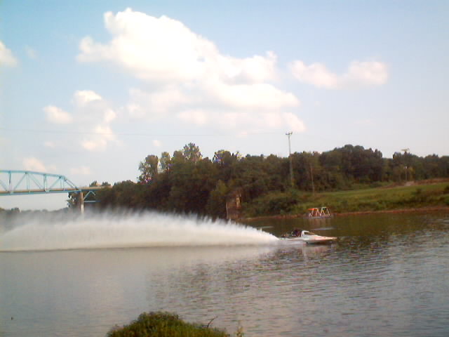 Livermore, KY: Livermore Dragboat races - 2006