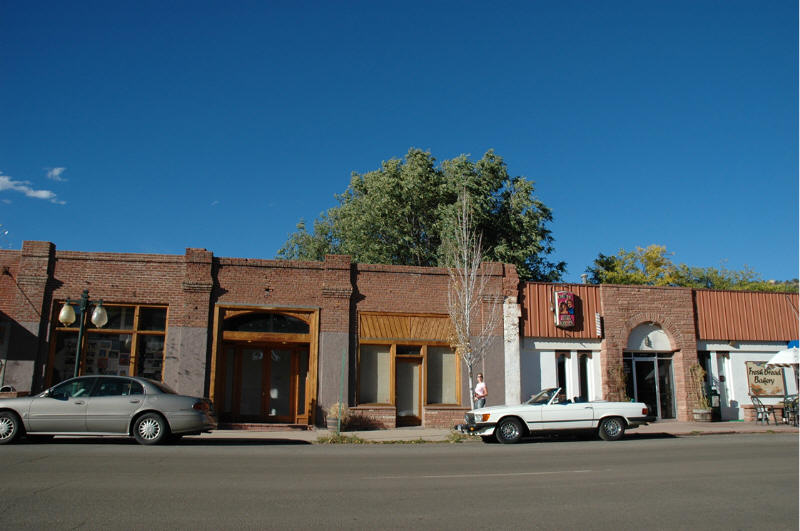 Lyons, CO: Downtown Block