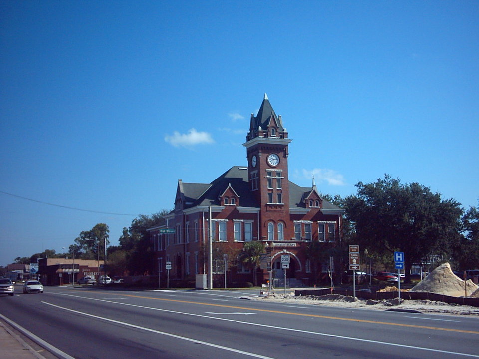 Starke, FL: A Mid-1800s style courthouse