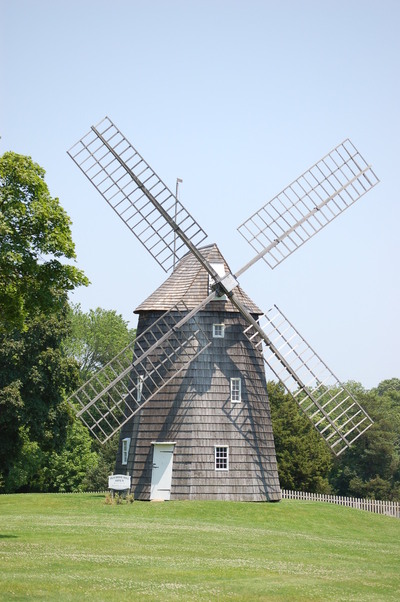 Amagansett, NY: Windmill welcoming visitors to Amagansett