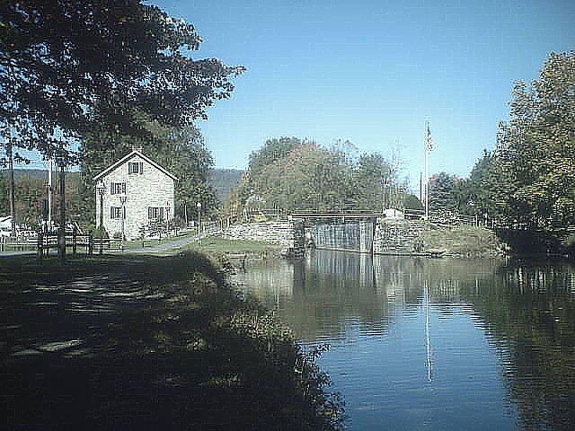 Walnutport, PA: Original Locktenders Home/Canal