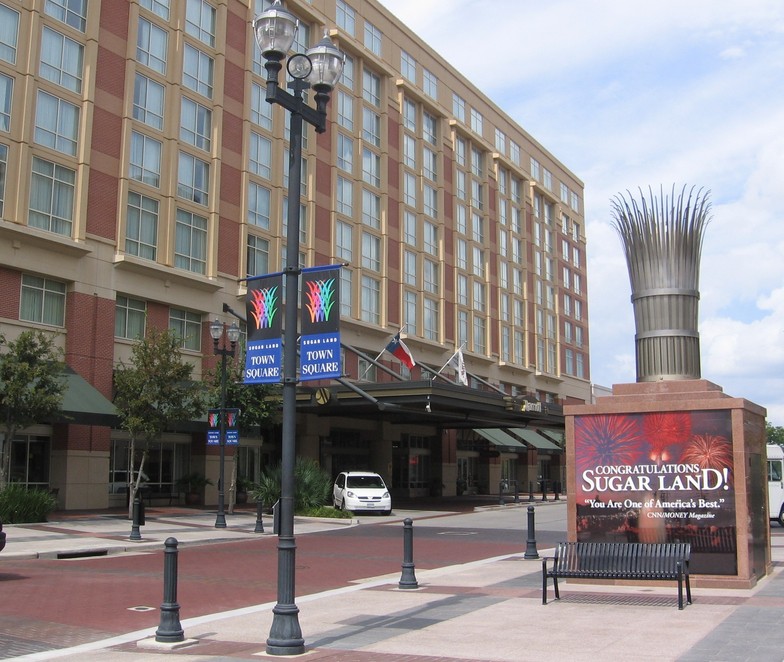 Sugar Land, TX: Hotel in Town Square