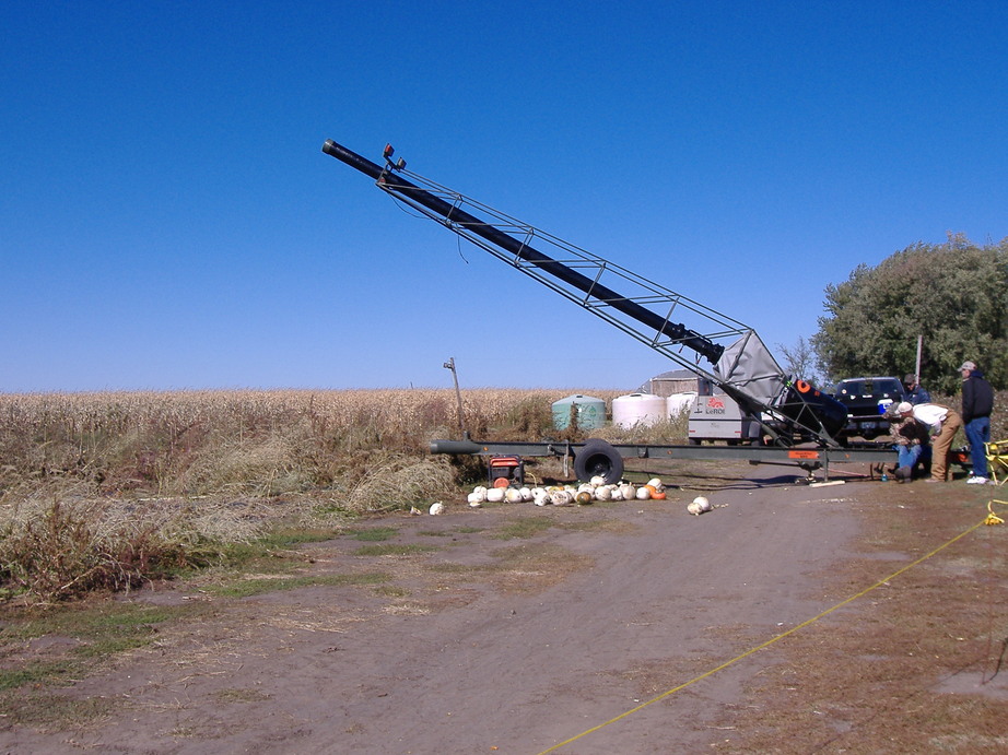 Alpha, IL: Pumpkin Cannon shot 2,400 ft on 10-14-06 Alpha, IL