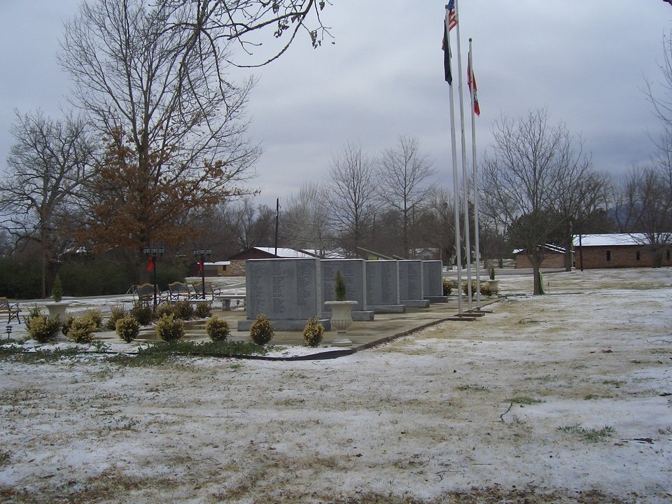 Hartford, AR: Veteran's Memorial Park