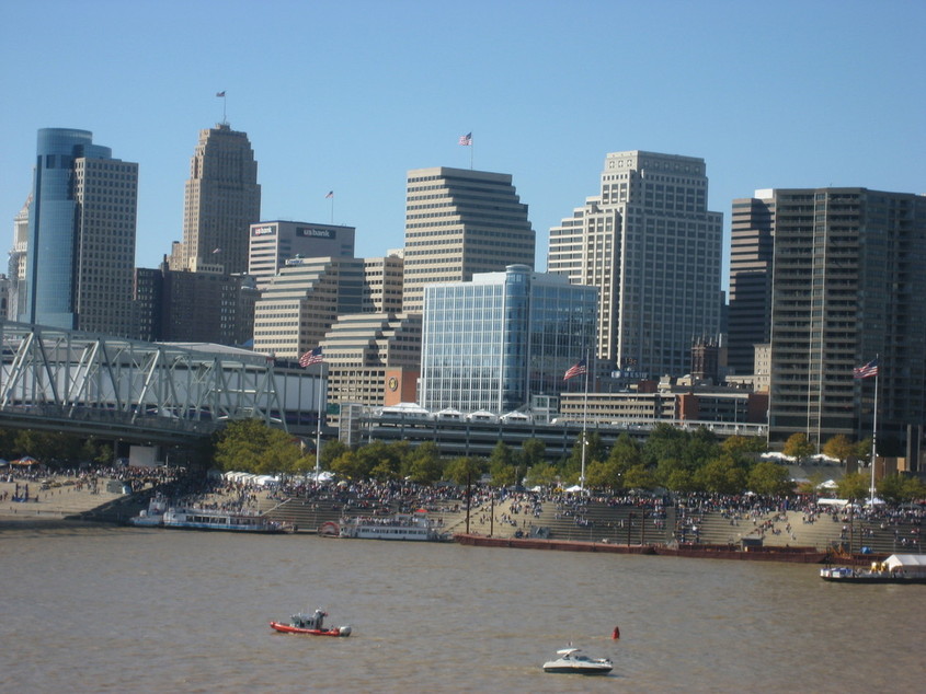 Cincinnati, OH: Downtown from Newport on the Levee