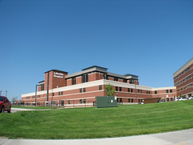 Omaha, NE: Lakeside Hospital in west Omaha