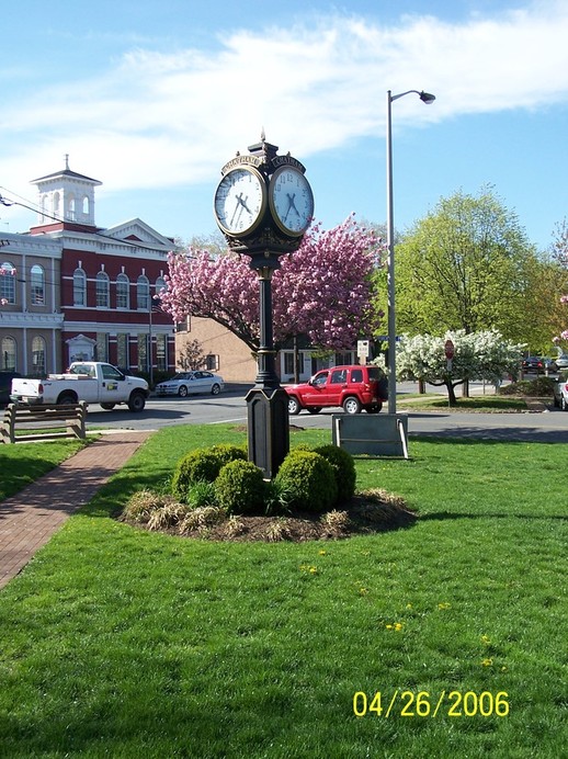 Chatham, NJ: Springtime Clock