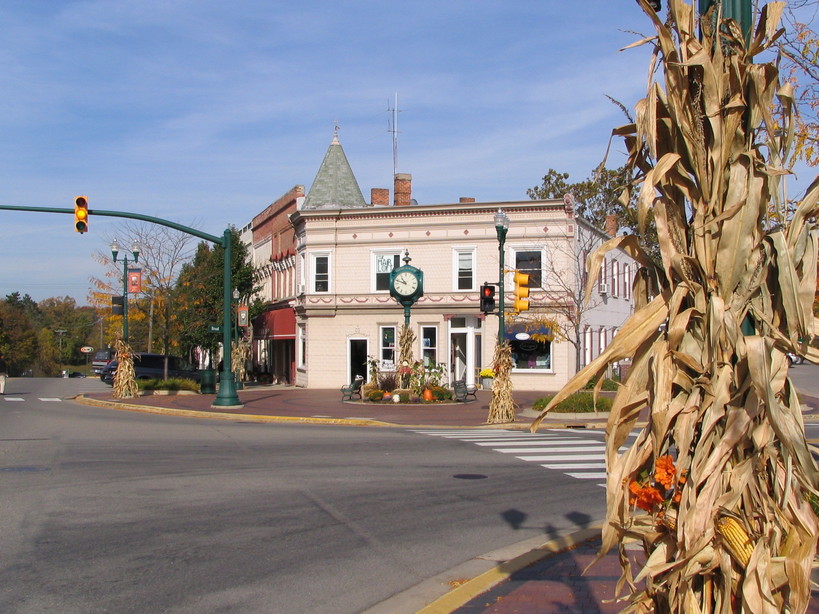 Dexter, MI: Fall decorations in Dexter Village.