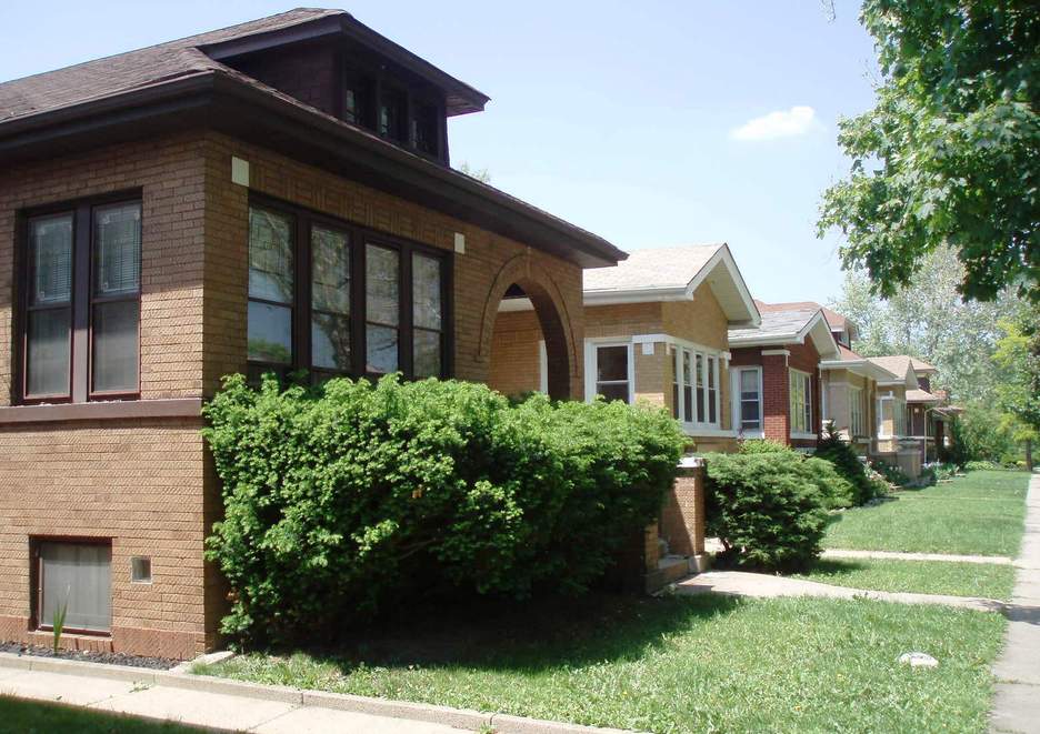Chicago, IL: Chicago bungalows in Albany Park on the North Side