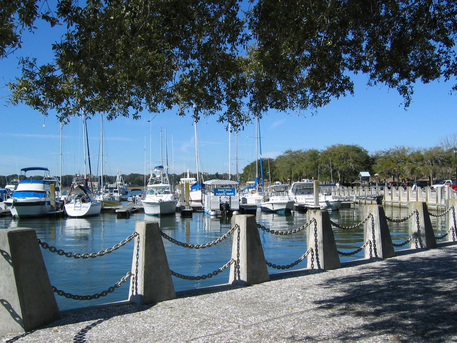 Beaufort, SC: Beaufort marina in downtown Beaufort User comment: This is the Downtown Marina in Beaufort