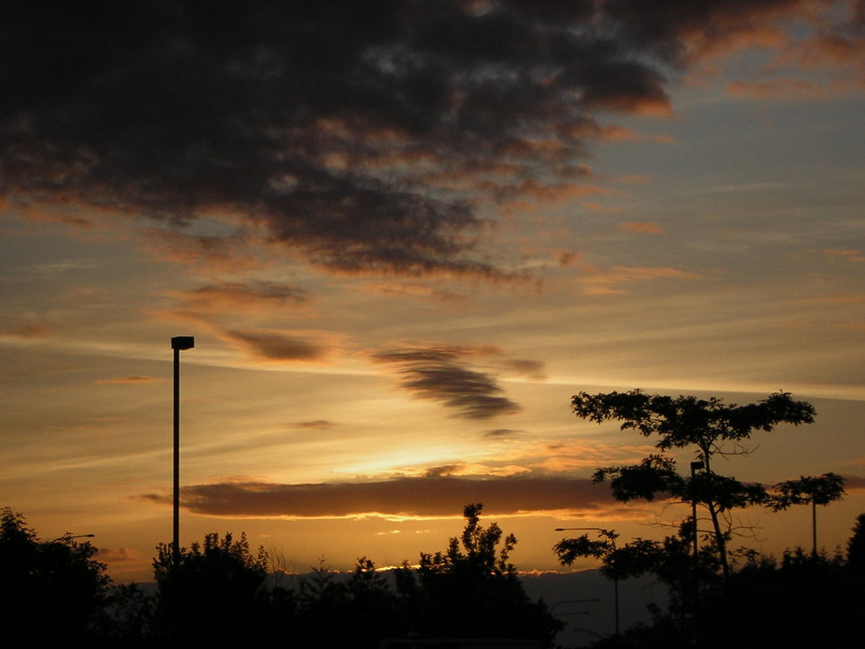 Puyallup, WA: South Hill, Home Depot parking lot, looking west(July '06)