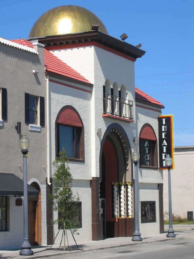 New Port Richey, FL: Richey Suncoast Theatre