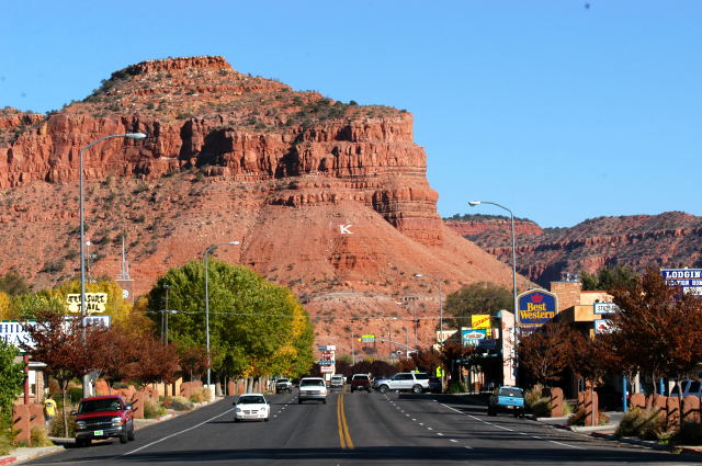 Kanab, UT: Center Street looking East