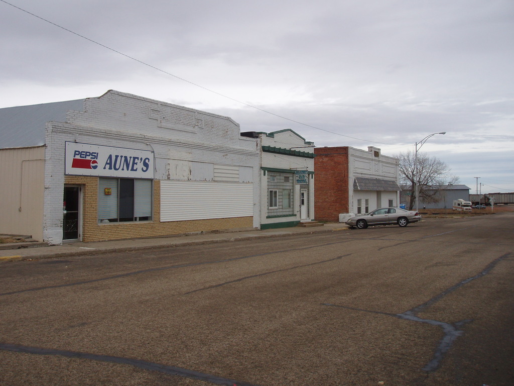 Wilton, ND: East end of Main looking SW