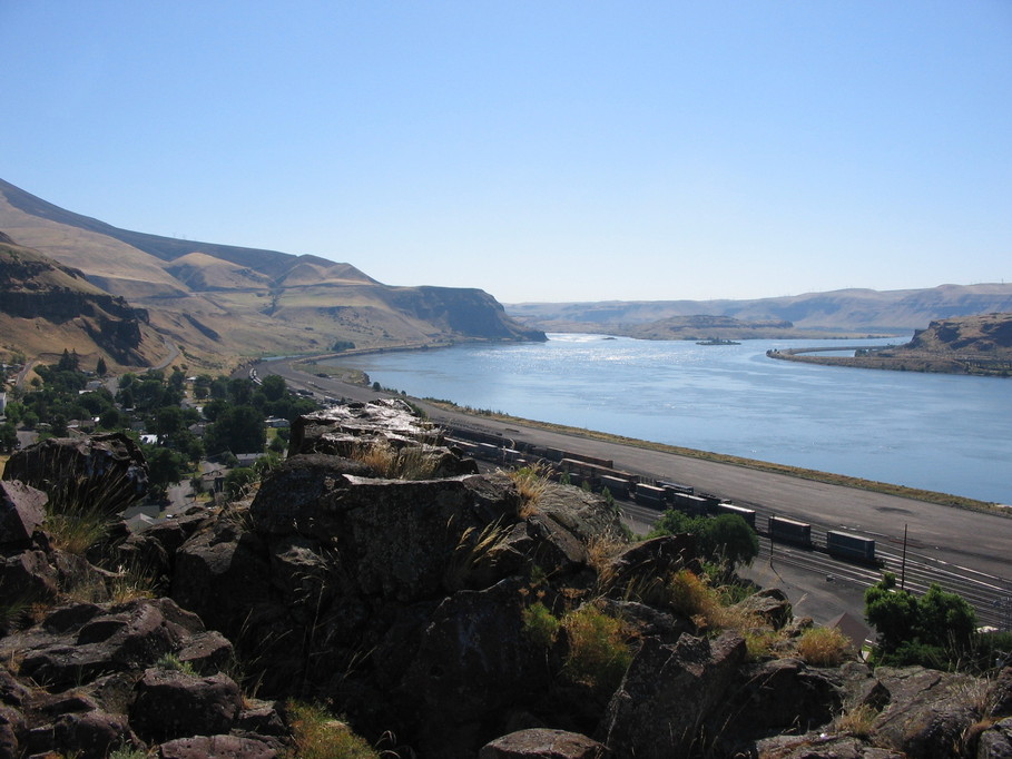 Wishram, WA: Looking down on Wishram