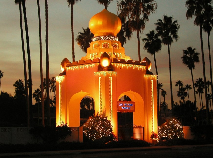 Encinitas, CA: SRF Golden Lotus Tower