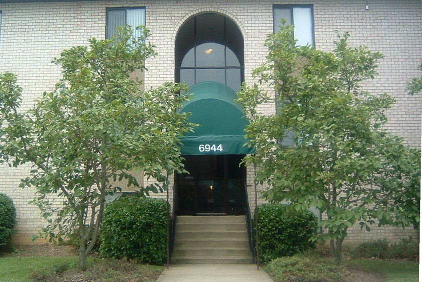 Greenbelt, MD: Hunting Ridge Condo