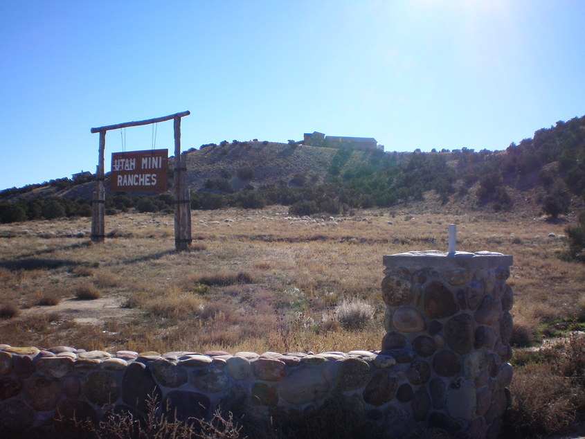 Duchesne, UT: Utah Mini Ranches entrance