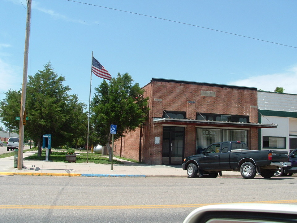 Trenton, NE: Post Office