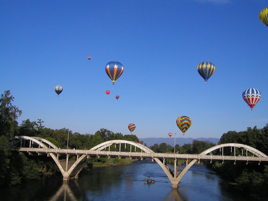 Grants Pass, OR: Ballons over 6th Street Bridge, 2005
