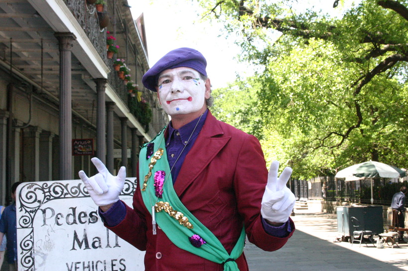 New Orleans, LA: Mime in Jackson Square