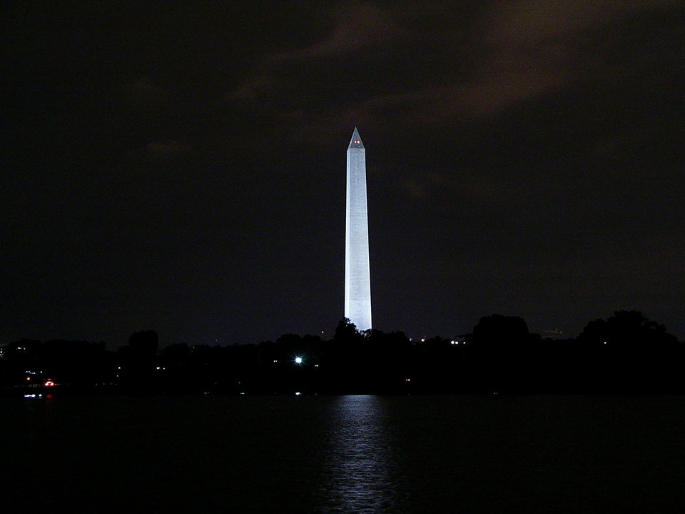 Washington, DC: Washington Monument at night