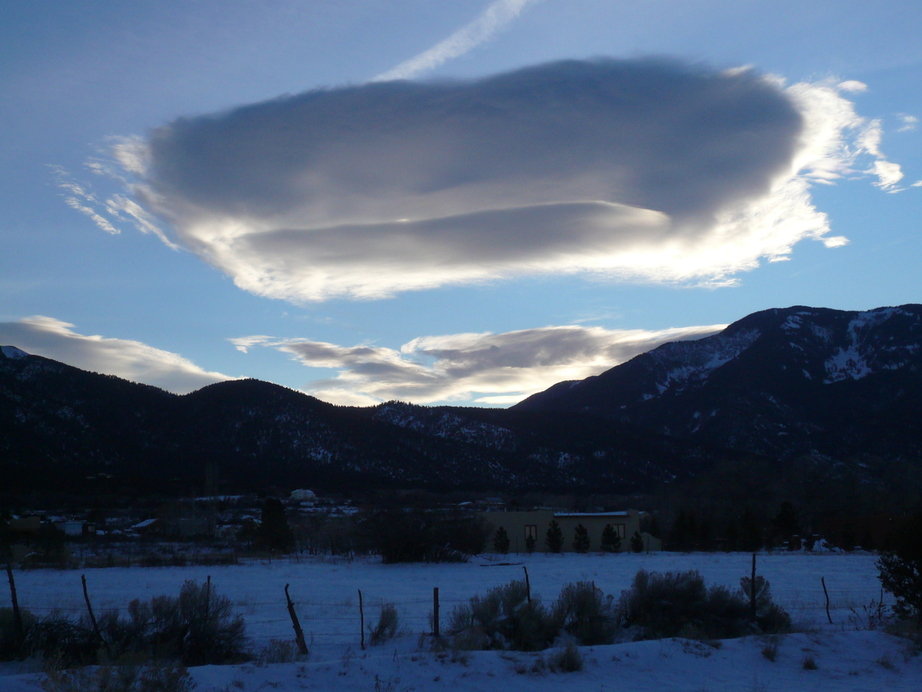 El Valle de Arroyo Seco, NM: Unique Cloud Formation over the Mountains