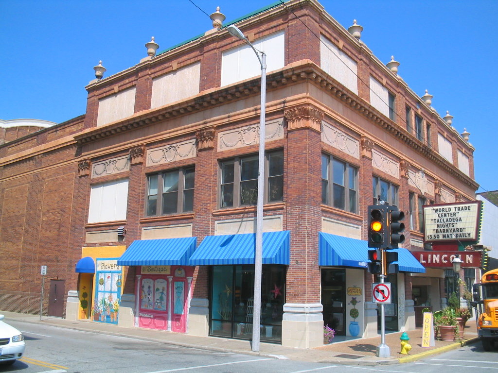 Belleville, IL: Downtown Belleville Illinois Lincoln Movie Theatre