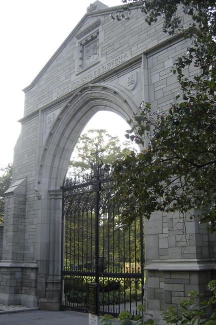 Lake Forest, IL: Cemetery Entrance off of Deerpath Rd