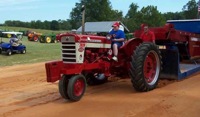 Aiken, SC: Aiken Antique Power Association Tractor Pull