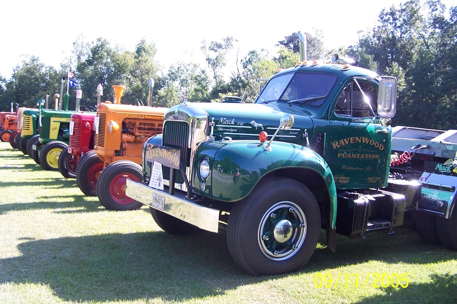 Moncks Corner, SC: Berkley Museum Tractor Show