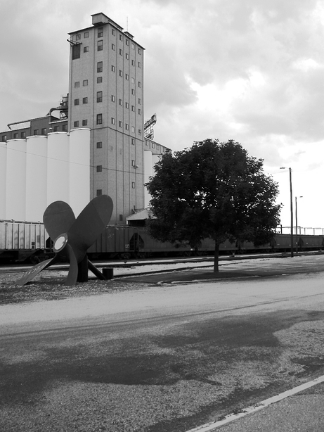 Cedar Rapids, IA: Quaker Oats Factory - taken from paved trail that goes through downtown Cedar Rapids