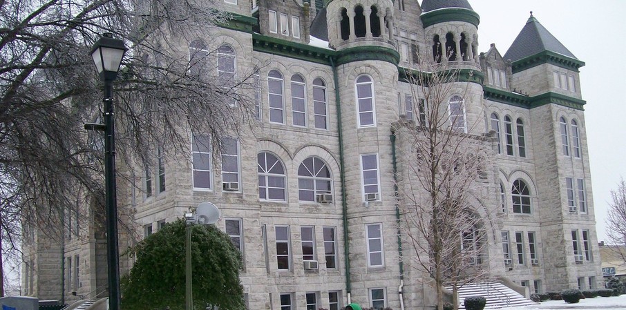 Carthage, MO: city hall? User comment: This is NOT the city hall. It's the Jasper County Courthouse in Carthage, MO
