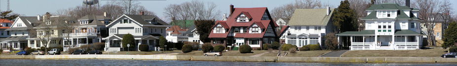 Loch Arbour, NJ: Houses Deal Lake