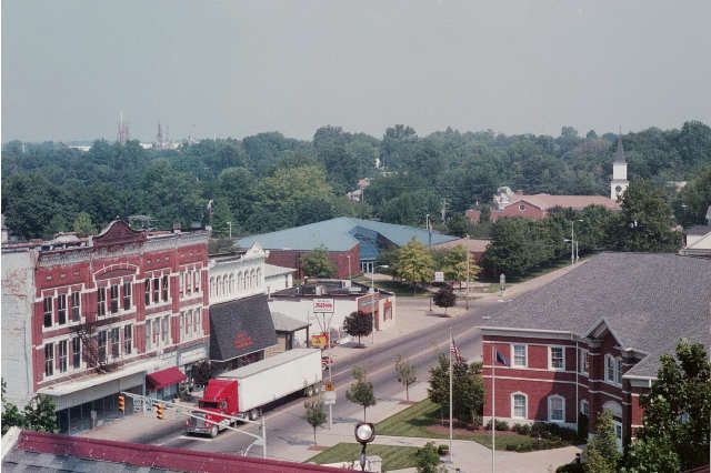 Mount Vernon, IN: main street from court house