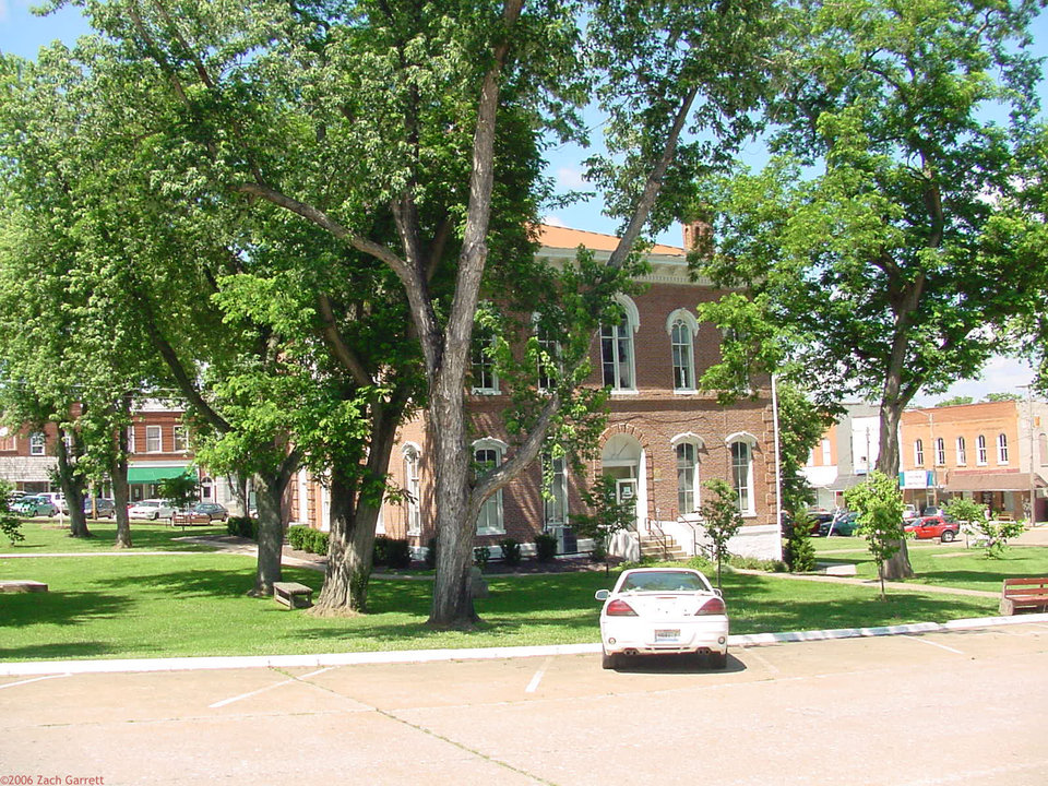 Vienna, IL: Johnson County Court House - South Face