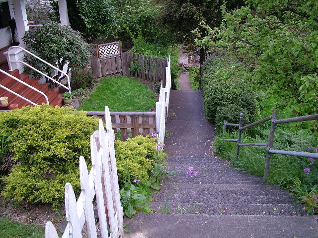 St. Helens, OR: Stairway off of Nob Hill