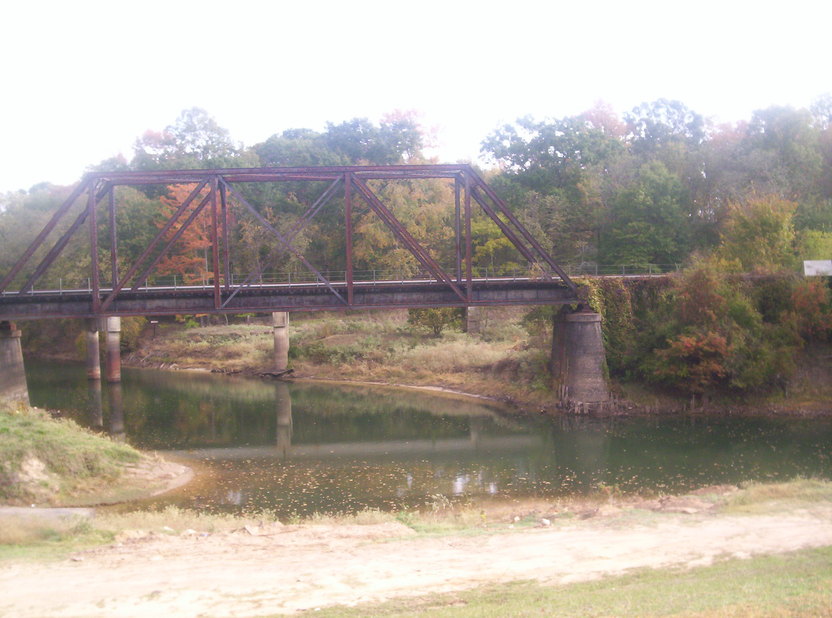 Jefferson, TX: Bridge in the fall