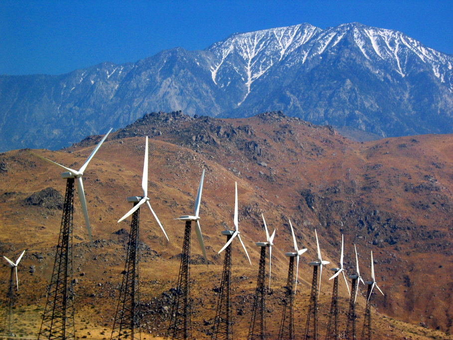 Palm Springs, CA: Surrounding wind generators